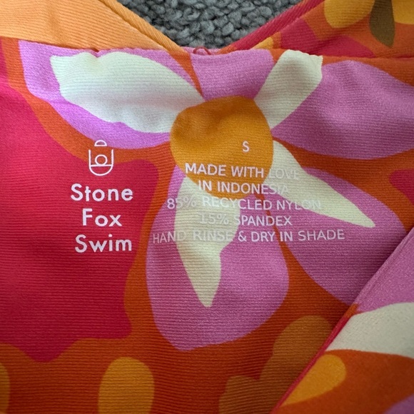 Stone Fox Swim Riva One-Piece Lei Lei Print Size Small Pink Orange Floral Beach - Picture 5 of 7